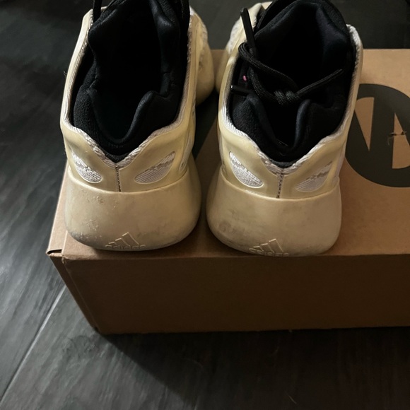adidas Yeezy 700 V3 Black and Cream Sneakers - Picture 2 of 3